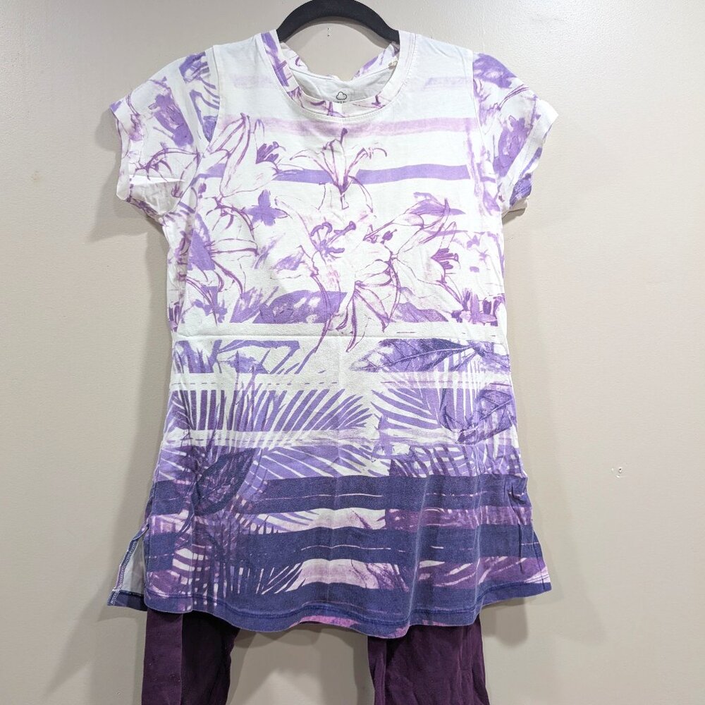 Sleepwear set - top and capris